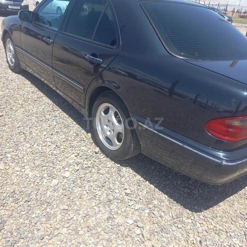 Mercedes E 200-3