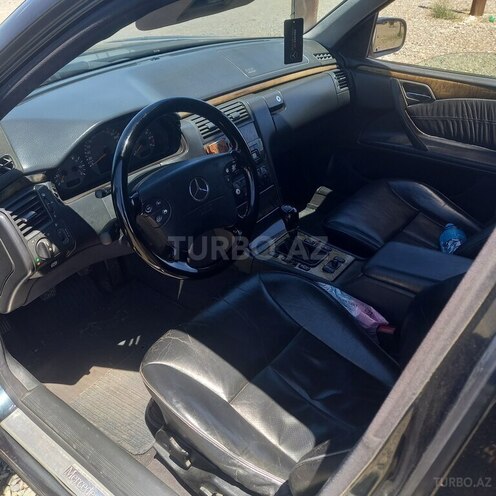 Mercedes E 200-6