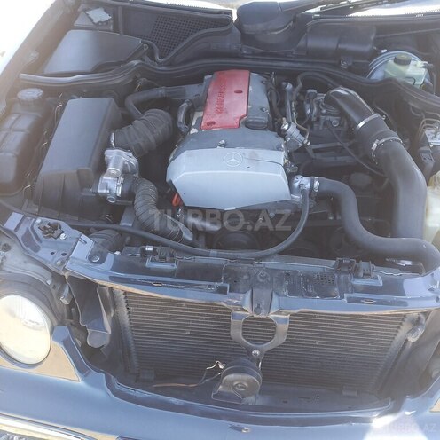 Mercedes E 200-7