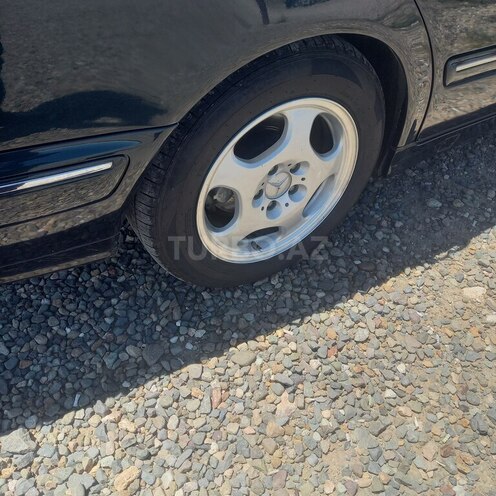 Mercedes E 200-8