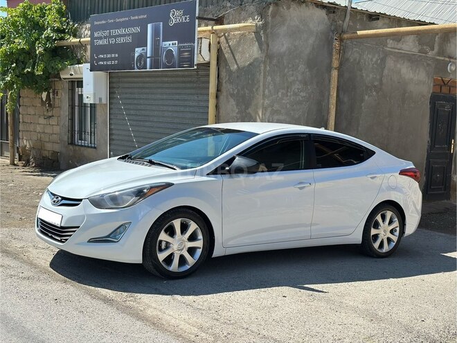 Hyundai Elantra-4