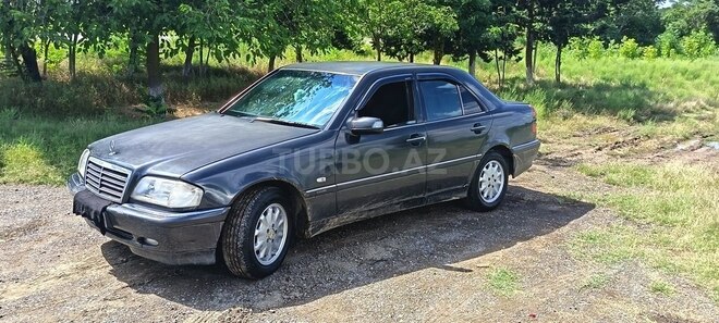 Mercedes C 220-11