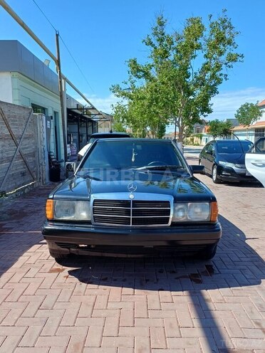 Mercedes 190-1