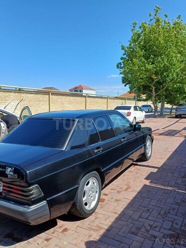 Mercedes 190-4