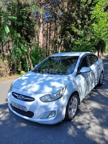Hyundai Accent-3