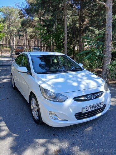 Hyundai Accent-2