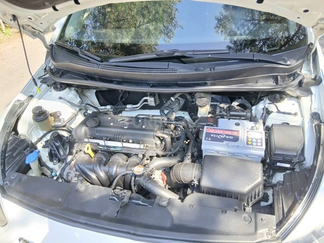 Hyundai Accent-10
