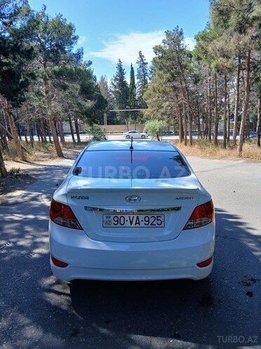 Hyundai Accent-13