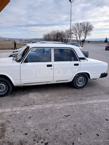 LADA (VAZ) 2107-2