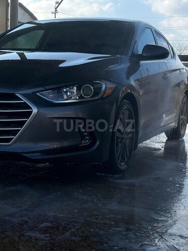Hyundai Elantra-21