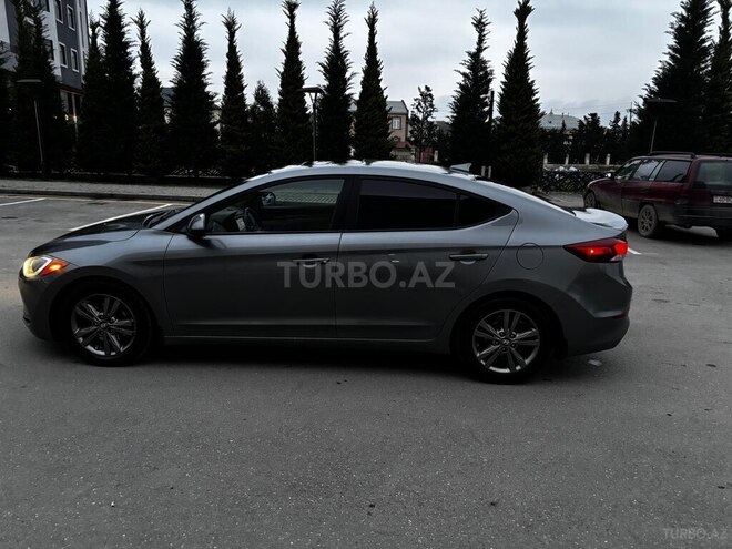 Hyundai Elantra-19