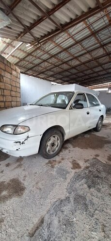 Hyundai Accent-4