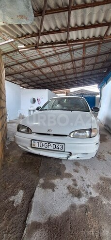 Hyundai Accent-2