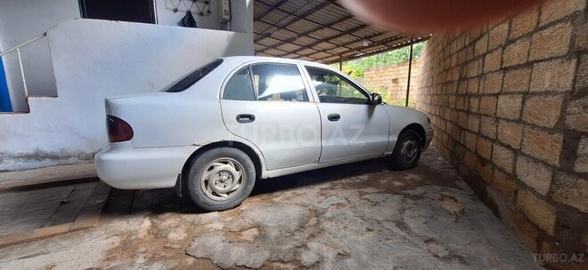 Hyundai Accent-6