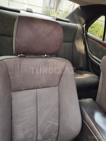 Mercedes E 280-6