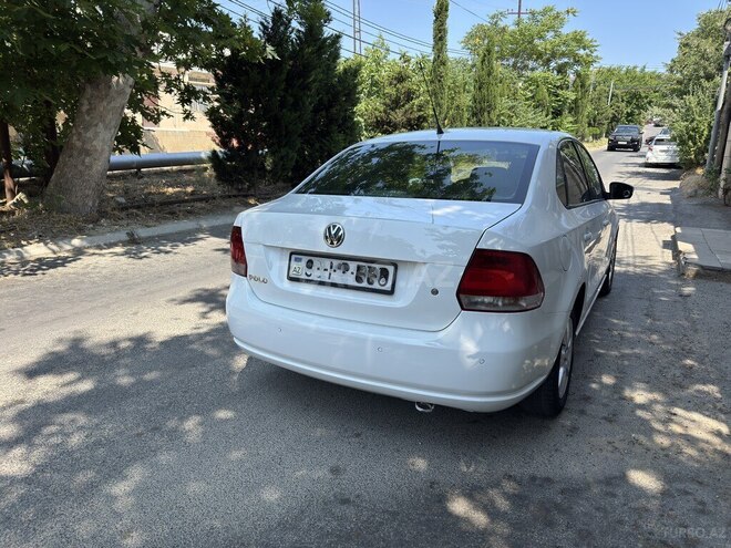 Volkswagen Polo-4