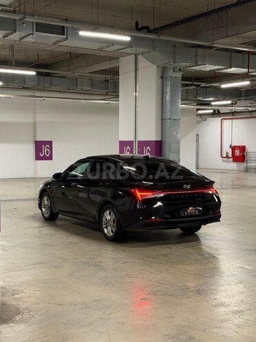 Hyundai Elantra-6