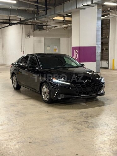 Hyundai Elantra-2