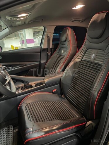 Hyundai Elantra-11
