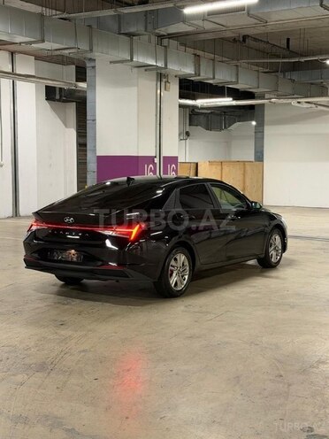 Hyundai Elantra-8