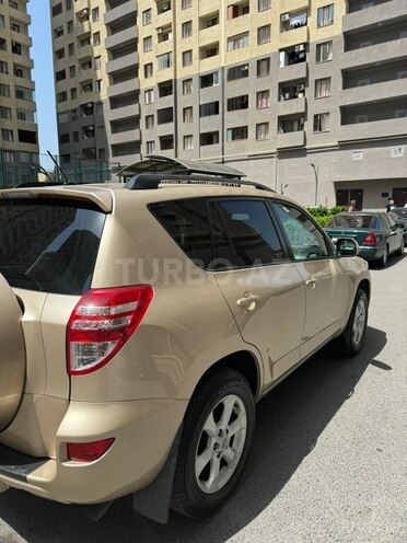 Toyota RAV4-7