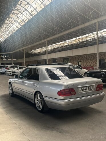 Mercedes E 240-5
