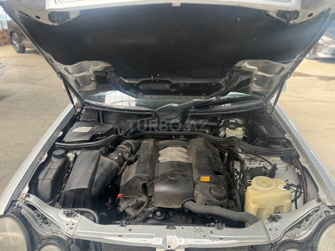 Mercedes E 240-7