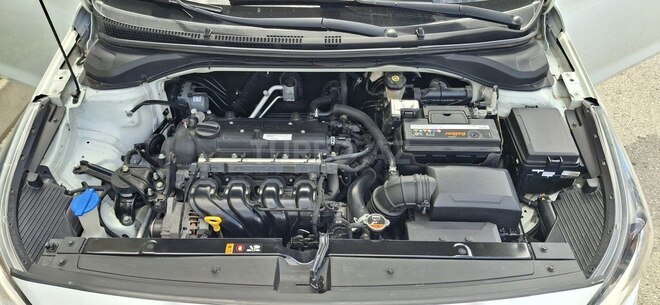 Hyundai Accent-10