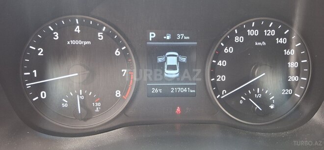 Hyundai Accent-11