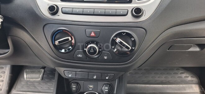 Hyundai Accent-8