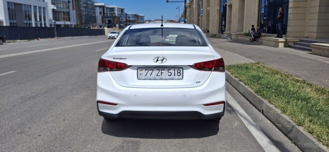 Hyundai Accent-2
