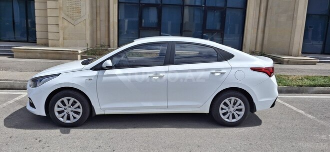 Hyundai Accent-3