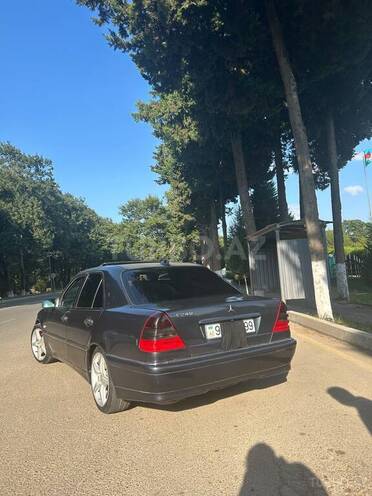 Mercedes C 240-6