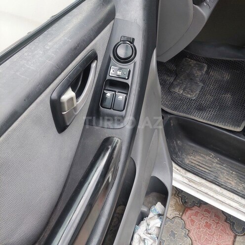 Hyundai H-1-9