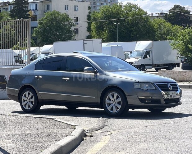 Volkswagen Passat-2