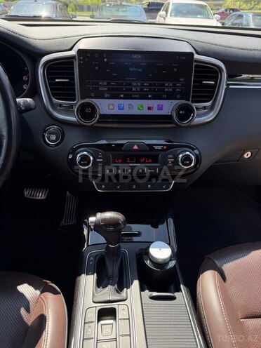 Kia Sorento-11