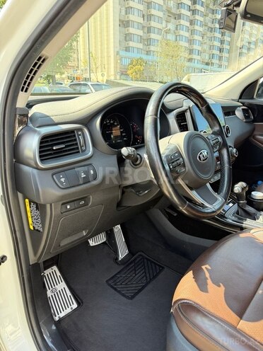 Kia Sorento-16