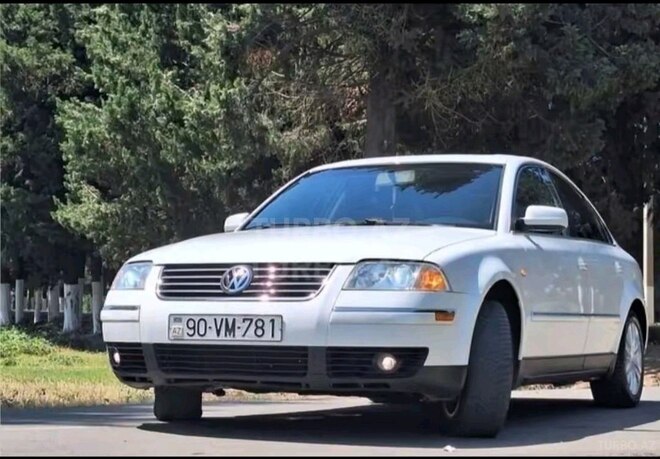 Volkswagen Passat-1
