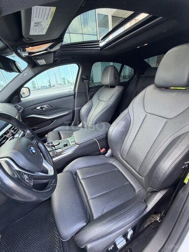 BMW 330-10