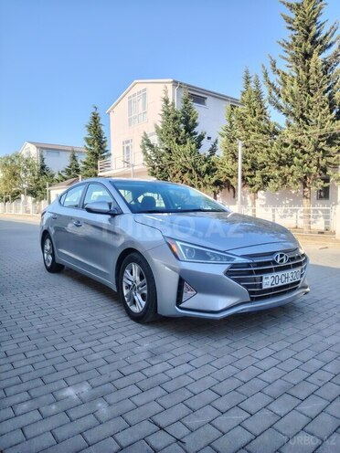 Hyundai Elantra-1