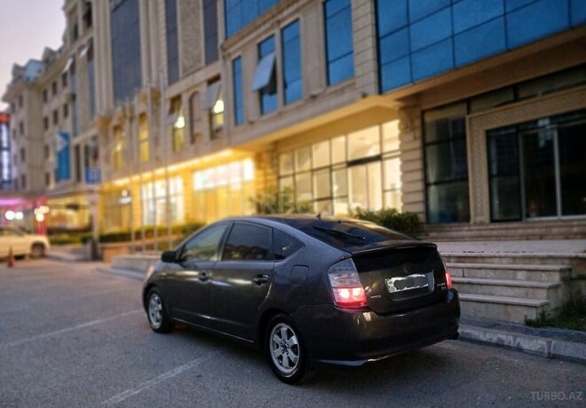 Toyota Prius-2