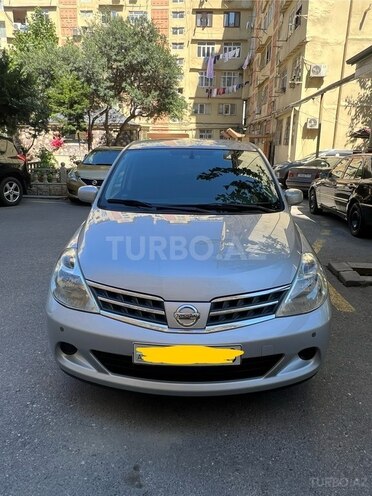 Nissan Tiida-1