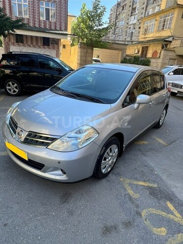 Nissan Tiida-8
