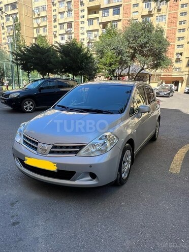 Nissan Tiida-2