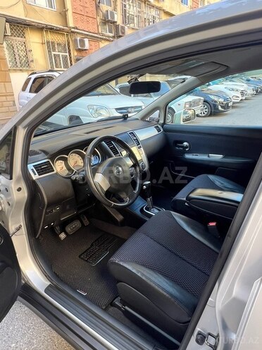 Nissan Tiida-14