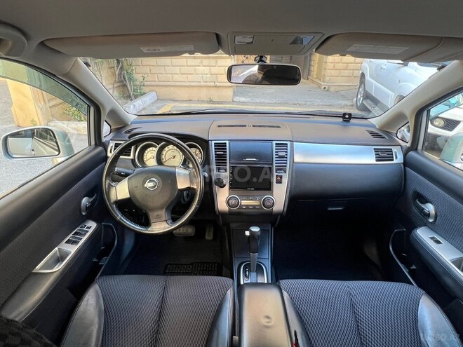 Nissan Tiida-11