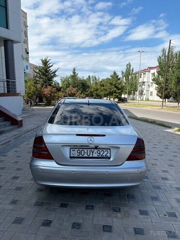 Mercedes E 220-2