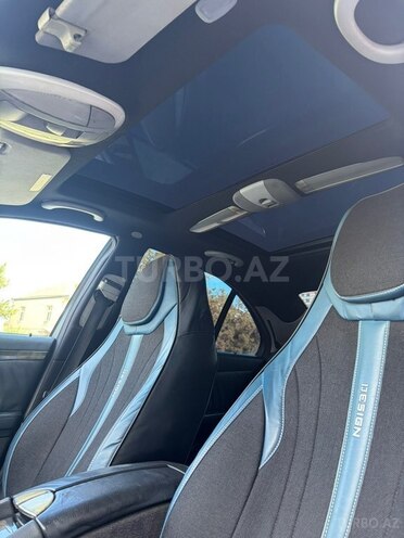 Mercedes E 220-12