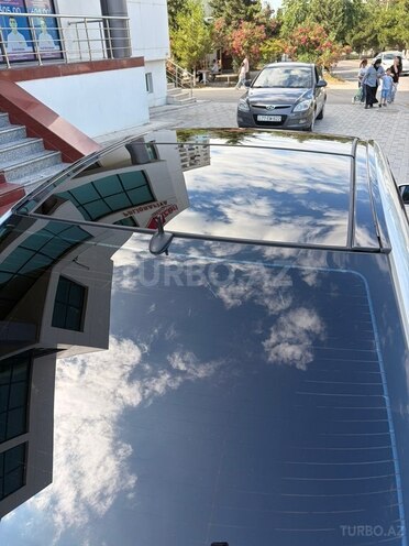 Mercedes E 220-11