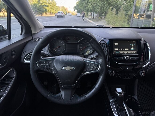 Chevrolet Cruze-16
